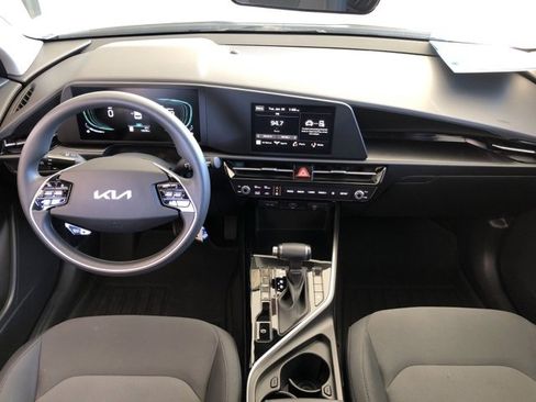 Certified 2024 Kia Niro LX image 38