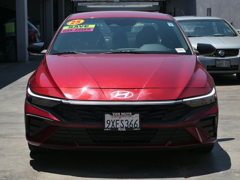 Used 2025 Hyundai Elantra Sport w/ Cargo Package FWD image 6