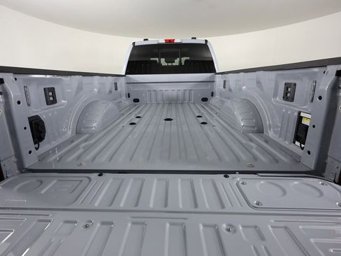 Used 2025 Ford F450 Platinum w/ FX4 Off-Road Package image 7