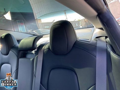 Used 2018 Tesla Model 3 Long Range RWD image 30