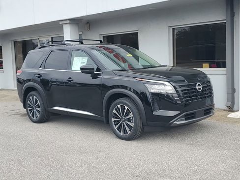 New 2026 Nissan Pathfinder Platinum image 26