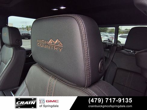 Used 2024 Chevrolet Silverado 2500 High Country w/ Technology Package AWD/4WD image 22