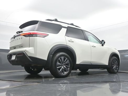 Used 2023 Nissan Pathfinder SV image 51