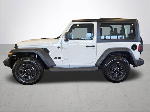 Used 2024 Jeep Wrangler Sport image 11