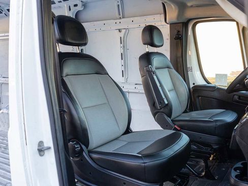 Used 2023 RAM ProMaster 2500 image 17