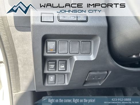 Used 2023 Nissan Frontier SV w/ Midnight Edition Package AWD/4WD image 31