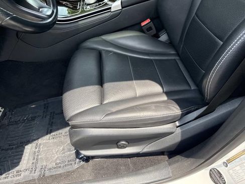 Used 2019 Mercedes-Benz GLC 300 4MATIC image 15