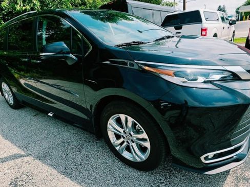 Used 2023 Toyota Sienna Platinum w/ Protection Package (TMS) AWD/4WD image 5