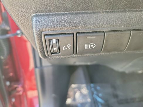 Used 2023 Toyota Corolla SE image 31