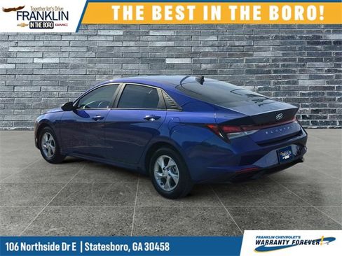 Used 2023 Hyundai Elantra SE image 3
