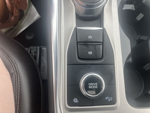 Used 2023 Ford Explorer XLT w/ Equipment Group 202A AWD/4WD image 30