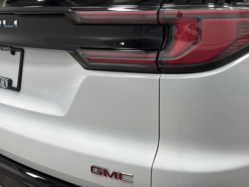 Used 2024 GMC Acadia Denali AWD/4WD image 39