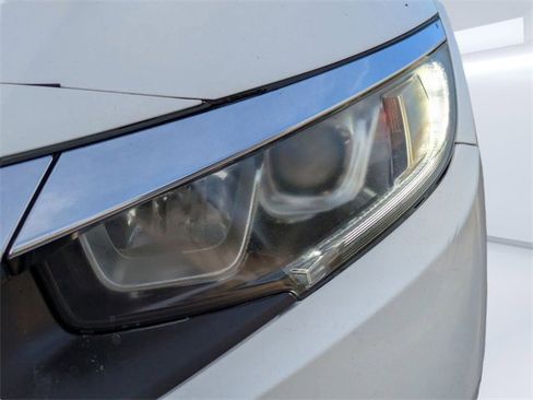 Used 2017 Honda Civic EX-T image 8