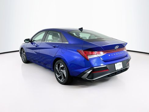 Used 2025 Hyundai Elantra SEL FWD image 5