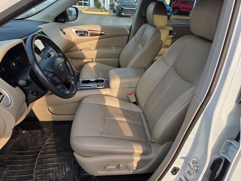 Used 2017 Nissan Pathfinder Platinum AWD/4WD image 11