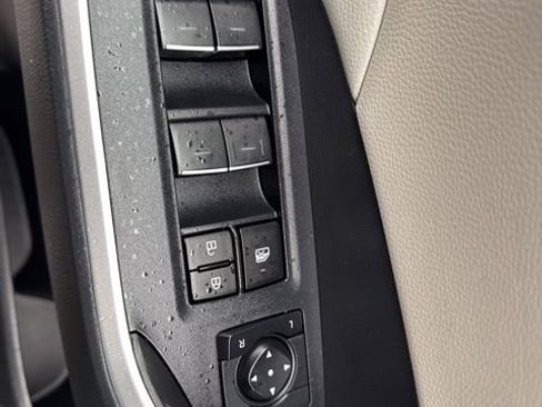 Used 2023 Toyota RAV4 XLE image 9