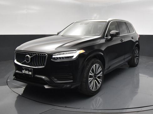 Used 2021 Volvo XC90 T5 Momentum w/ Protection Package Premier FWD image 2