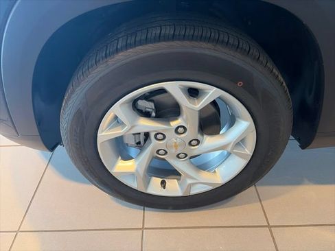 New 2026 Chevrolet Trax LS w/ LS Convenience Package FWD image 9