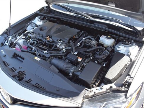 Used 2021 Toyota Camry LE FWD image 30