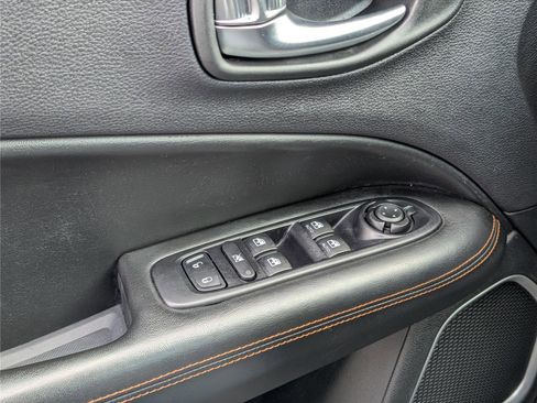 Used 2019 Jeep Compass Limited image 19