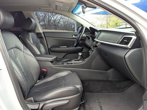 Used 2020 Kia Optima SE image 25