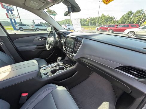 Used 2019 Chevrolet Traverse Premier w/ Driver Confidence II Package FWD image 28
