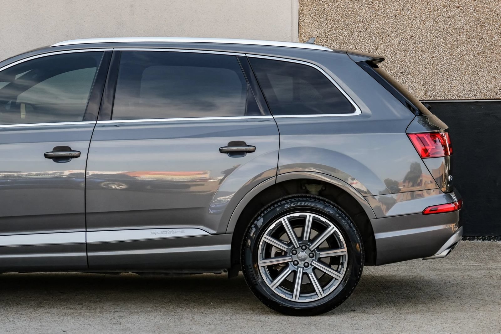 Used 2018 Audi Q7 3.0T Prestige w/ Prestige Package AWD/4WD image 13