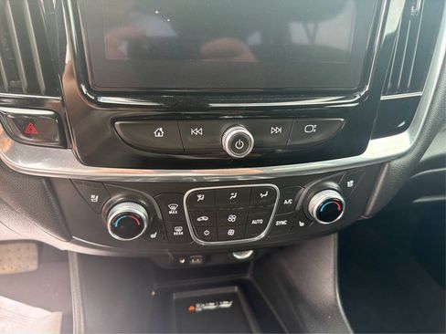 Used 2022 Chevrolet Traverse High Country w/ LPO, Cargo Package AWD/4WD image 28