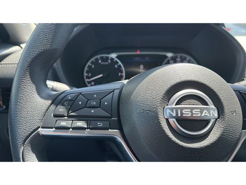 Used 2024 Nissan Sentra SV FWD image 21