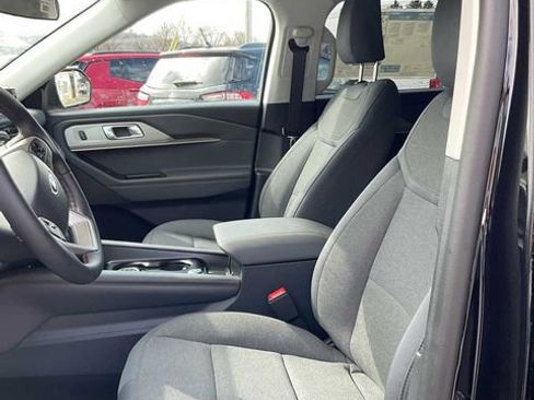 Used 2026 Ford Explorer Active AWD/4WD image 21