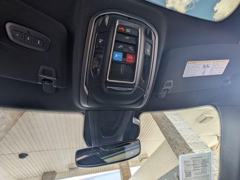 Used 2024 Dodge Charger R/T w/ Plus Group image 29