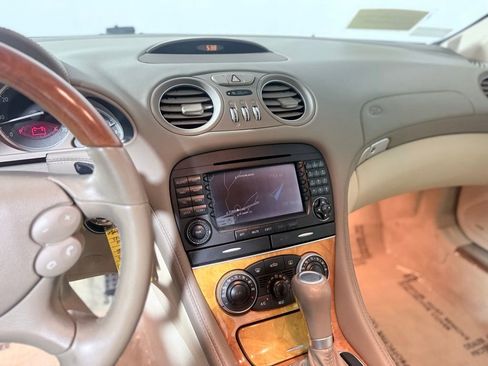 Used 2007 Mercedes-Benz SL 550 image 15