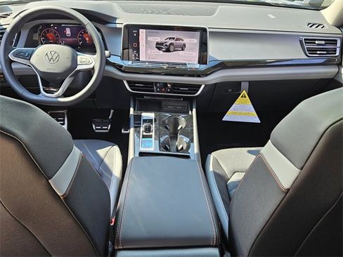 New 2026 Volkswagen Atlas Peak Edition image 8