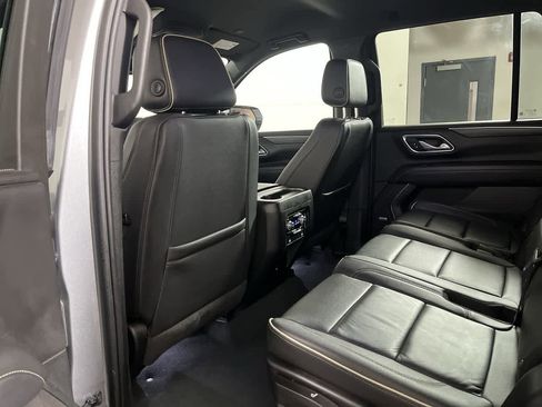 Used 2024 GMC Yukon SLT image 25