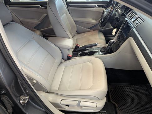 Used 2016 Volkswagen Passat 1.8T SE image 23
