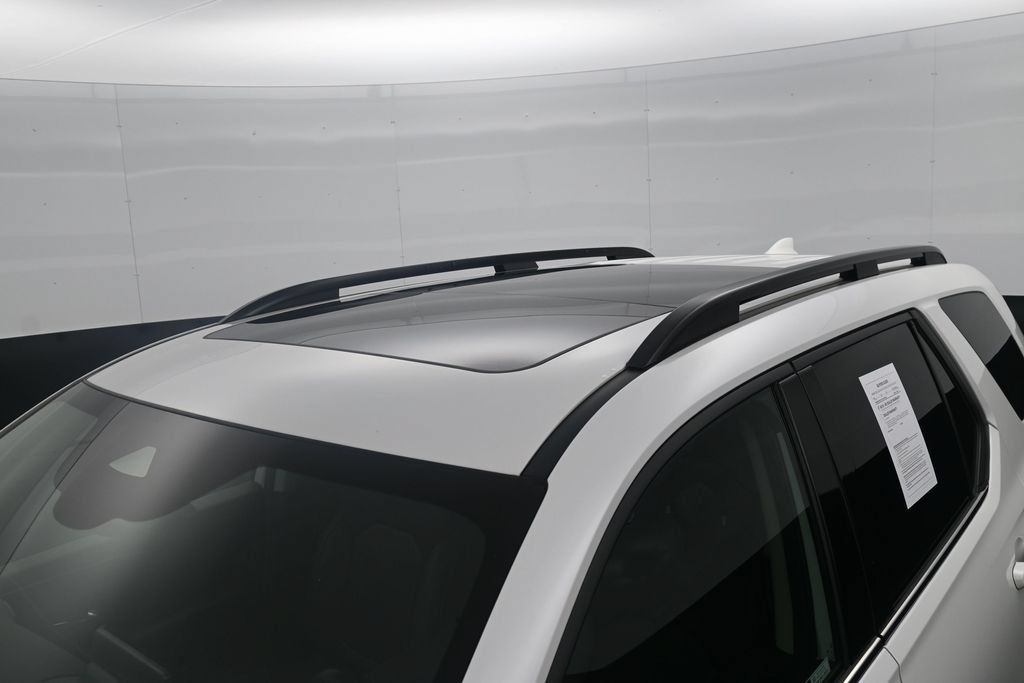 Used 2025 Honda Pilot Touring image 13