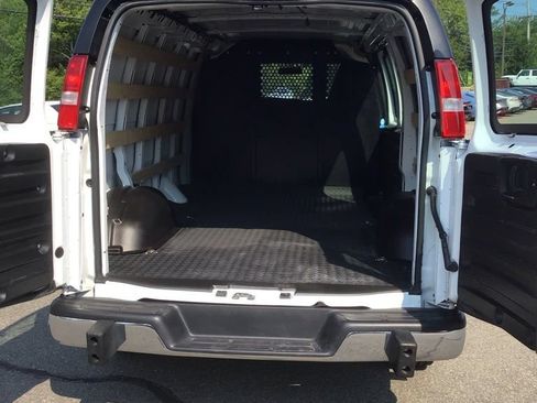 Used 2025 Chevrolet Express 2500 w/ Driver Convenience Package RWD image 8