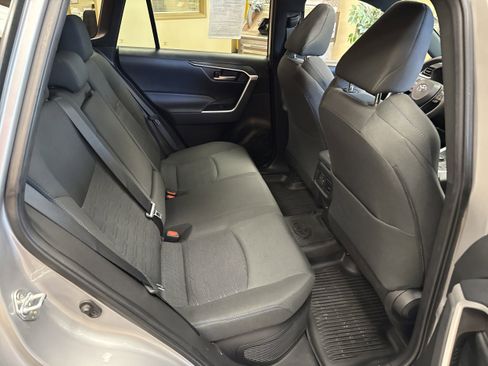 Used 2024 Toyota RAV4 SE w/ Convenience Package image 20