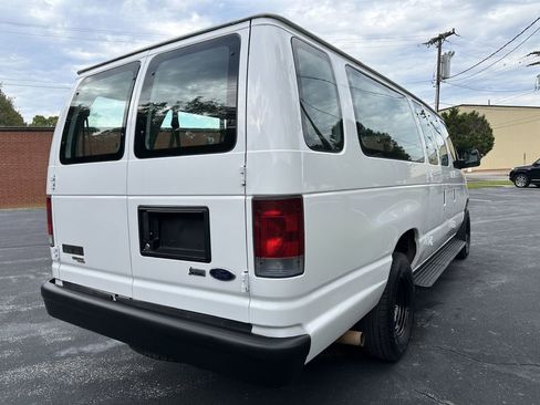 Used 2010 Ford E-350 and Econoline 350 Extended Wagon Super Duty image 3