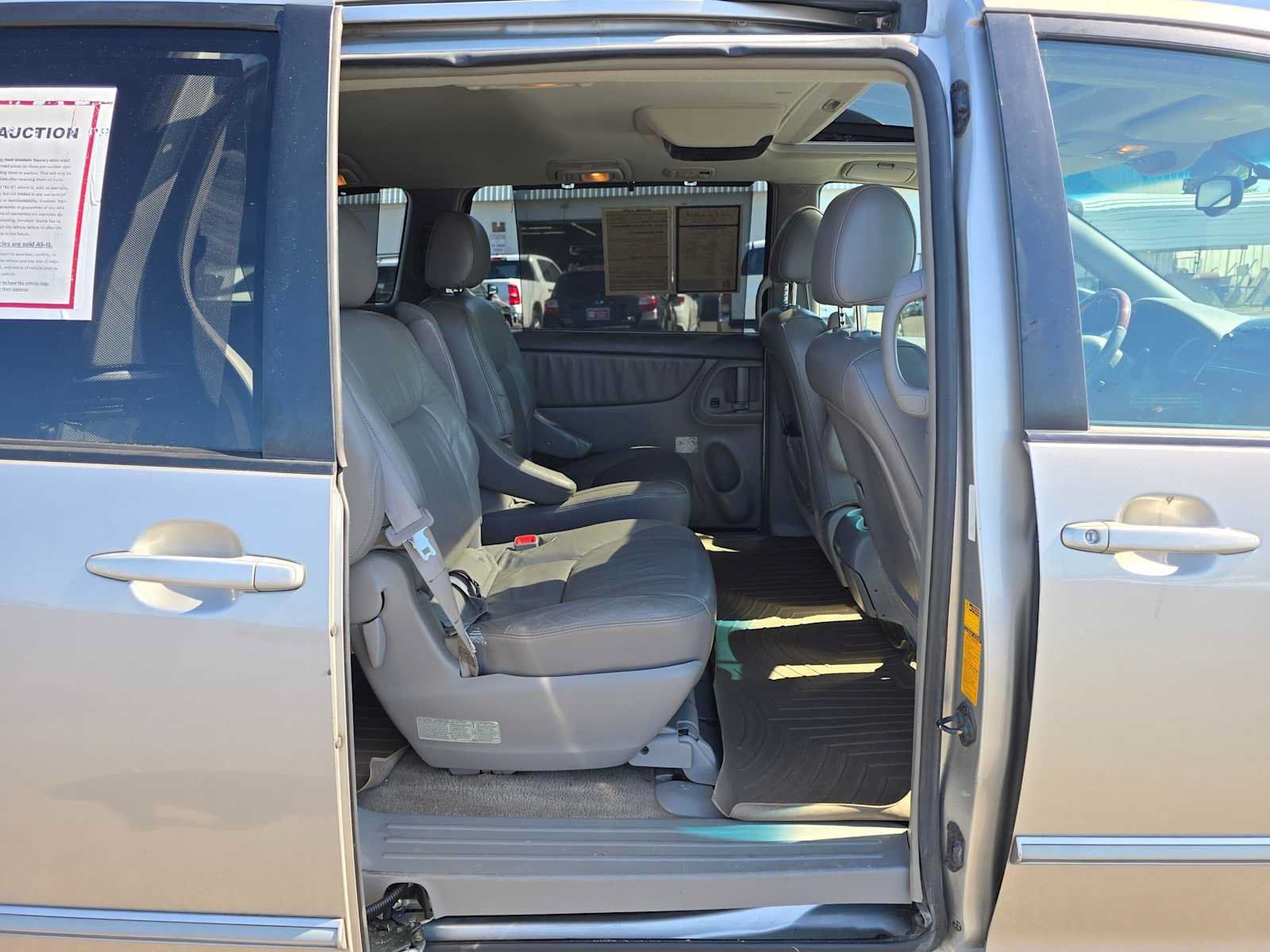 Used 2005 Toyota Sienna XLE Limited w/ XLE Limited Pkg 1 FWD image 15