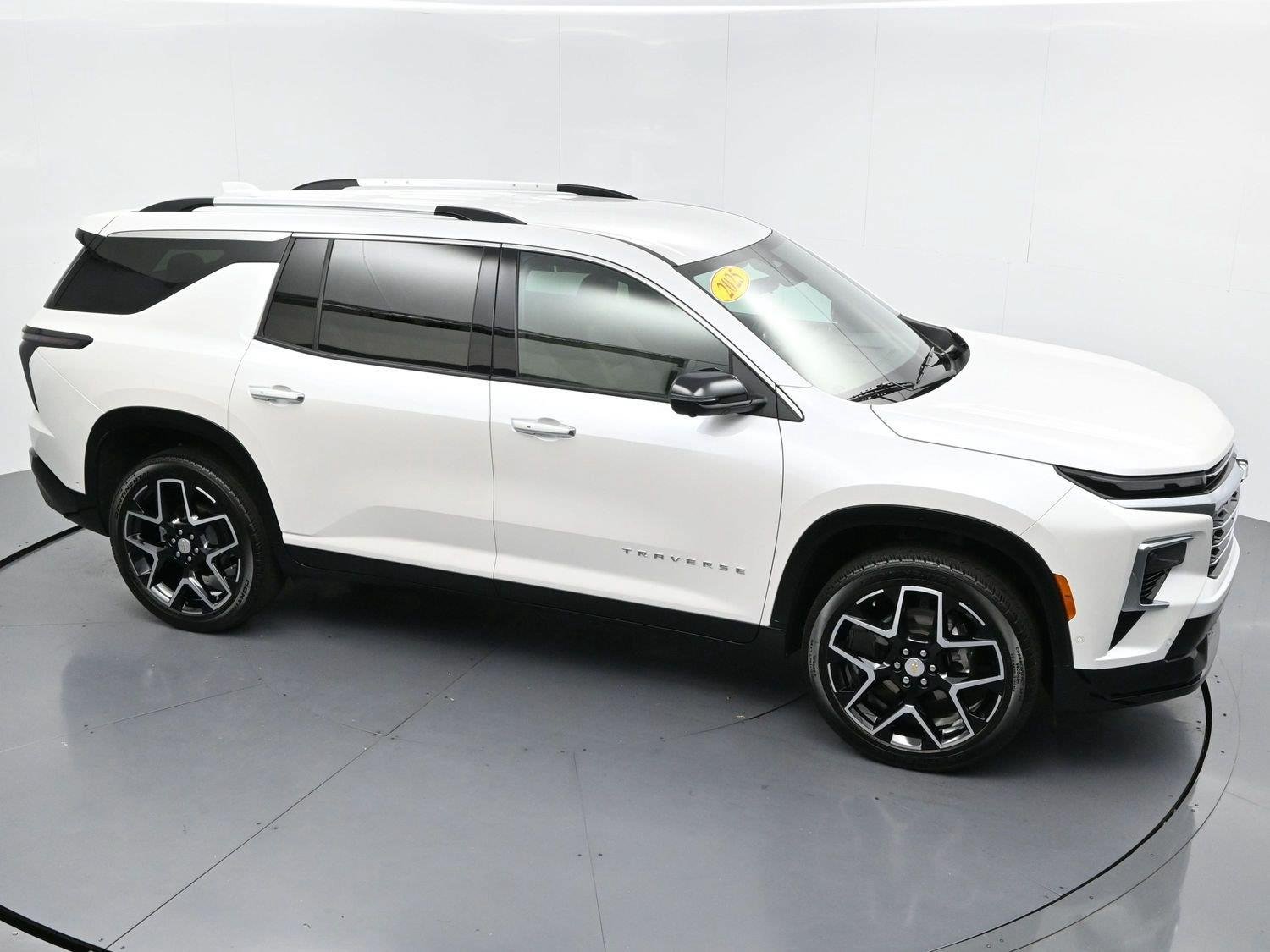 Used 2025 Chevrolet Traverse High Country FWD image 43