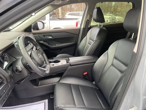 Certified 2023 Nissan Rogue SV w/ SV Premium B Package image 11