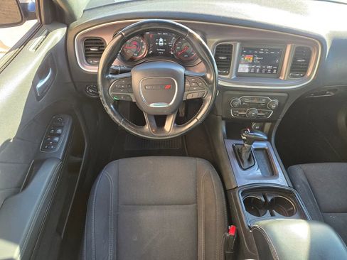 Used 2019 Dodge Charger SXT w/ Blacktop Package image 8