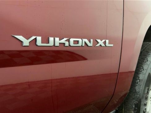 Used 2019 GMC Yukon XL SLT image 8