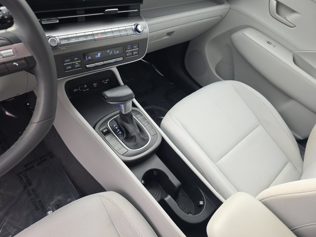 Used 2025 Hyundai Kona SEL FWD image 21
