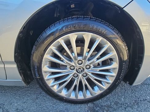Used 2021 Toyota Avalon Limited w/ Advanced Safety Package image 17