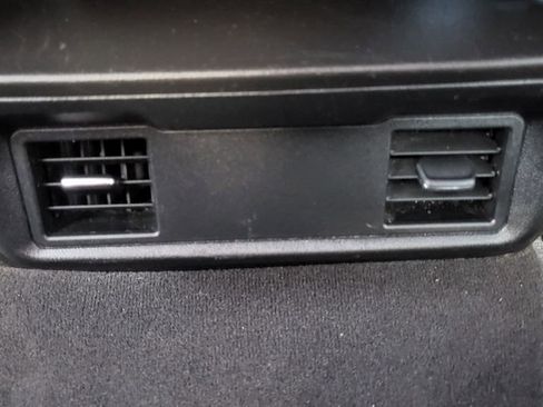 Used 2020 Chevrolet Silverado 1500 LT RWD image 23