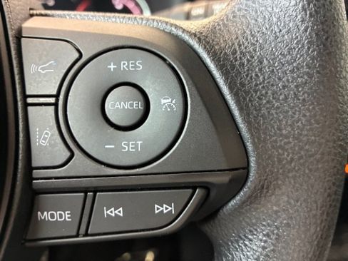 Used 2025 Toyota RAV4 XLE w/ Convenience Package FWD image 20