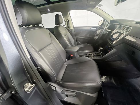 Used 2023 Volkswagen Tiguan SE AWD/4WD image 27