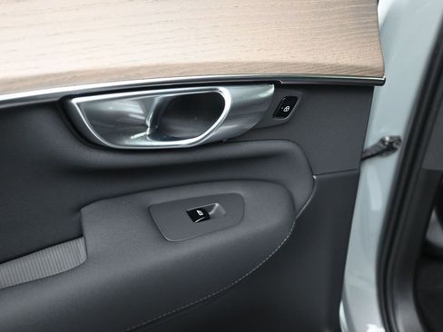 New 2026 Volvo XC90 B5 Core AWD/4WD image 16